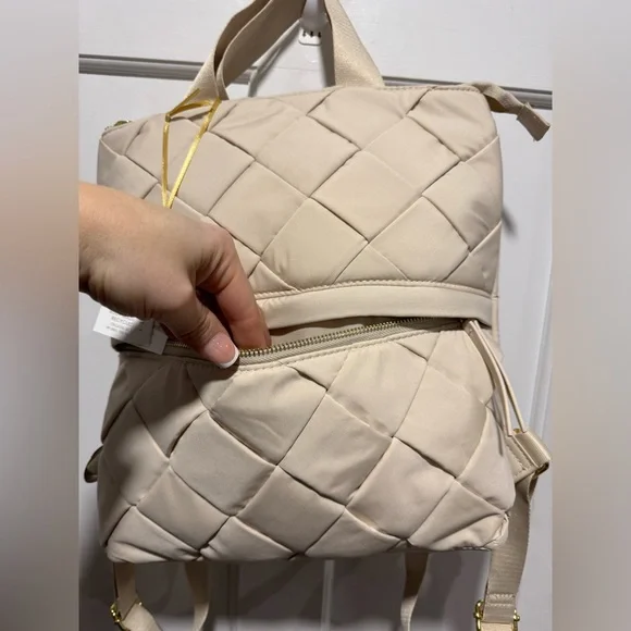 NWT House of Harlow 1960 Quilted Cream Backpack - Picture 4 of 7